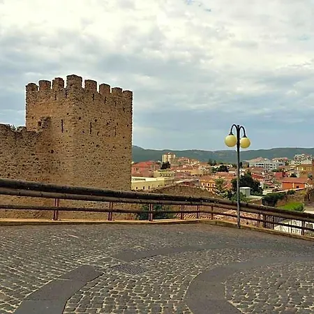 Castello Salvaterra Bed & Breakfast